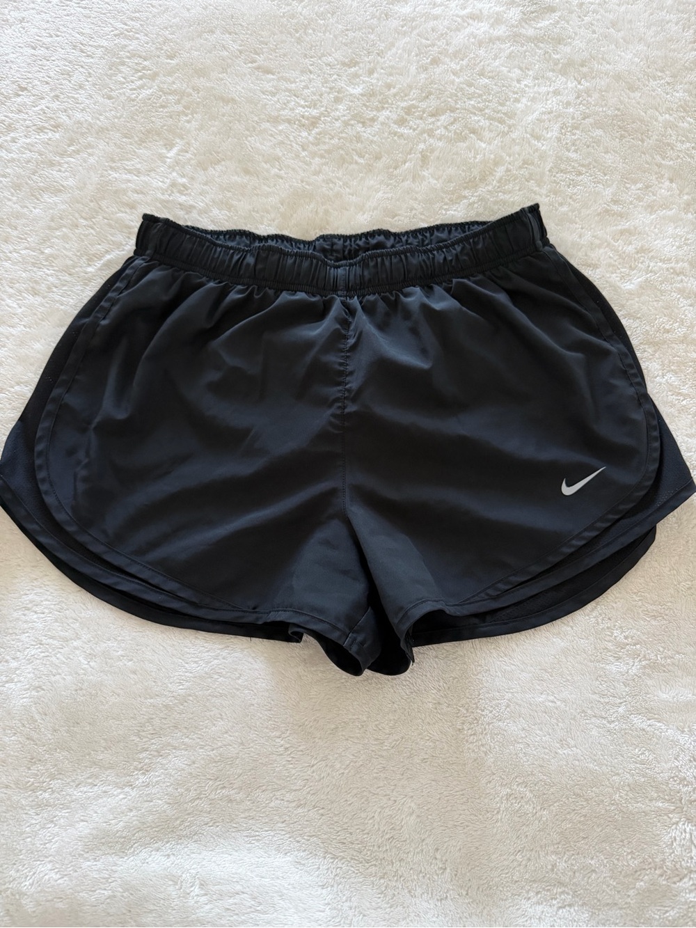 Nike Women's Black Tempo Dri-FIT Running Shorts size Large